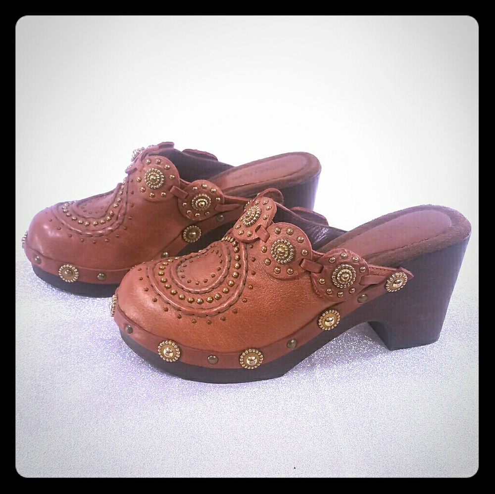 Isabella Fiore Bronze Gold Studded Mule Clogs